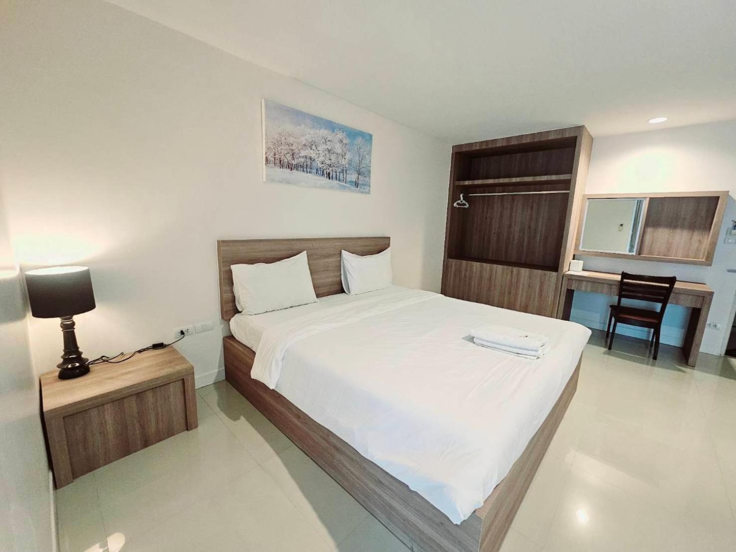 Similan Mansion Hotel Bang Saen Exterior photo